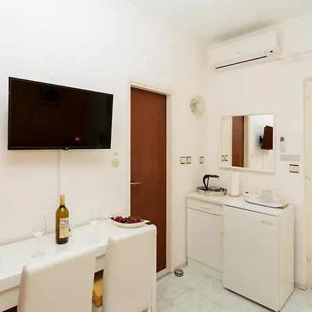 Balic - Zf Hvar Affittacamere 3*