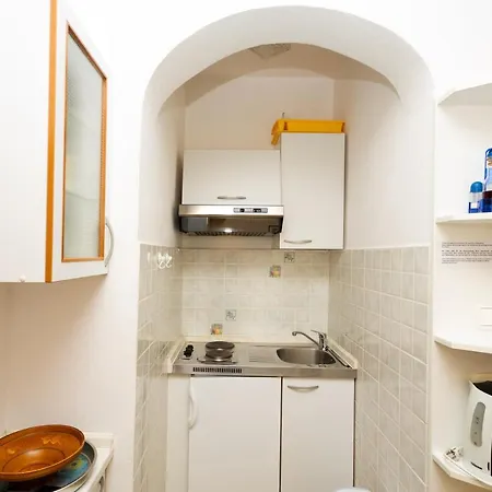 Balic - Zf Hvar Affittacamere 3*