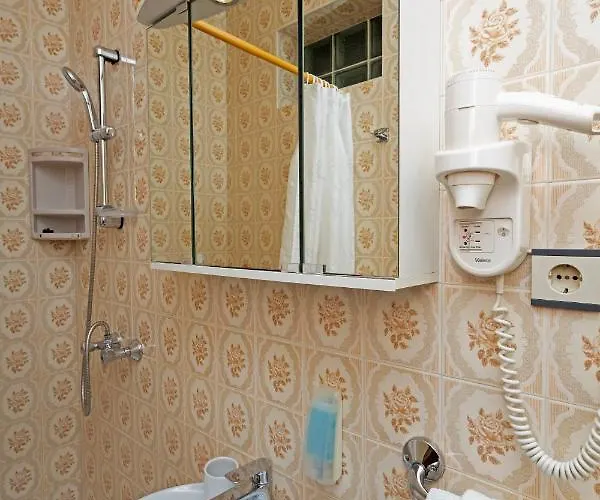 Balic - Zf Hvar 3* חוואר